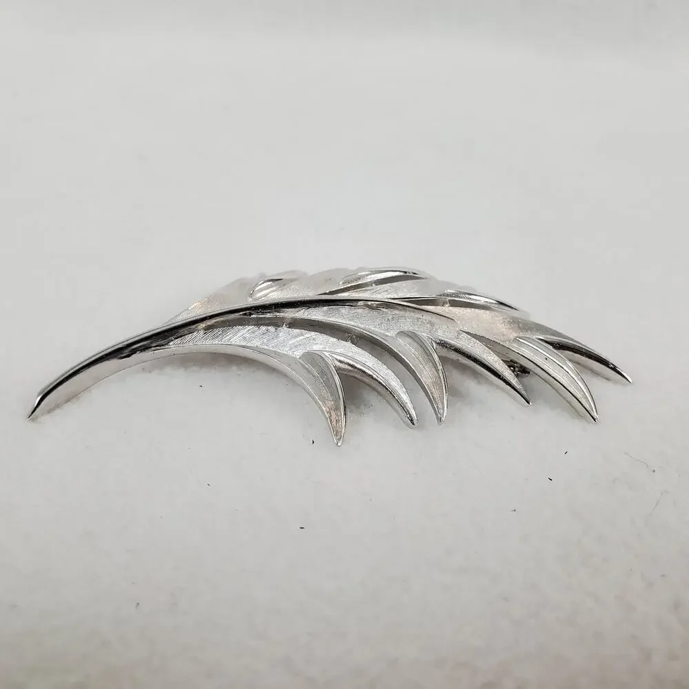 Vintage Crown Trifari Textured Silver Tone Swirl Feather Leaf Pin Brooch
